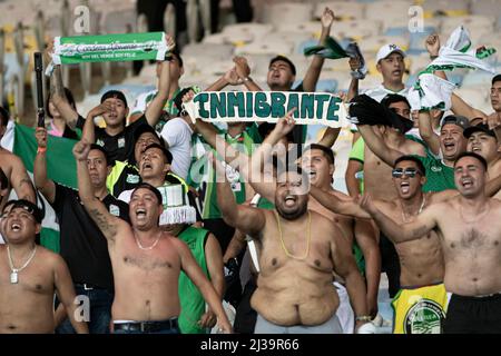 Rio De Janeiro, Brasilien. 06. April 2022. RJ - Rio de Janeiro - 06/04/2022 - CUP SOUTH AMERICANA 2022, FLUMINENSE X ORIENTE PETROLERO - Supporters während eines Spiels zwischen Fluminense und Oriente Petrolero im Maracana Stadion für die Copa Sudamericana 2022 Meisterschaft. Foto: Jorge Rodrigues/AGIF Quelle: AGIF/Alamy Live News Stockfoto