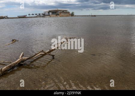 6. April 2022: 6. April 2022 (Malaga) der Sturm verursacht Schäden an den Stränden der Costa del Sol von Malaga (Bild: © Lorenzo Carnero/ZUMA Press Wire) Stockfoto