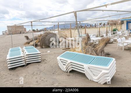 6. April 2022: 6. April 2022 (Malaga) der Sturm verursacht Schäden an den Stränden der Costa del Sol von Malaga (Bild: © Lorenzo Carnero/ZUMA Press Wire) Stockfoto