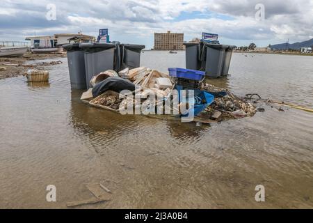 6. April 2022: 6. April 2022 (Malaga) der Sturm verursacht Schäden an den Stränden der Costa del Sol von Malaga (Bild: © Lorenzo Carnero/ZUMA Press Wire) Stockfoto