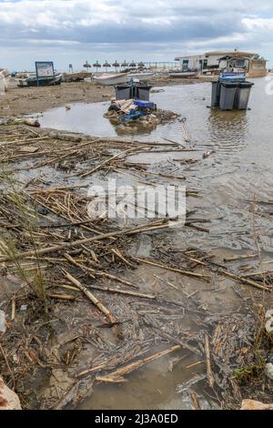 6. April 2022: 6. April 2022 (Malaga) der Sturm verursacht Schäden an den Stränden der Costa del Sol von Malaga (Bild: © Lorenzo Carnero/ZUMA Press Wire) Stockfoto