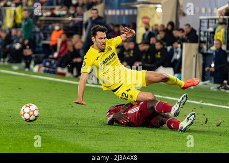 Castellon, Spanien. 06. April 2022. Alfonso Pedraza (Nr.24) von Villarreal CF in Aktion gesehen während der UEFA Champions League Viertelfinale ersten Etappe, Fußballspiel zwischen Villarreal CF und Bayern Munchen im Estadio de la Ceramica.(Endstand; Villarreal CF 1:0 Bayern Munchen) Credit: SOPA Images Limited/Alamy Live News Stockfoto