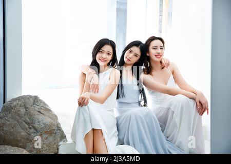 Gruppenfoto der edlen und modischen chinesischen weiblichen Modelle - Stock Foto Stockfoto