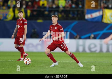 Vila-Real, Spanien. 6. April 2022. Joshua Kimmich (Bayern) Fußball/Fußball : UEFA Champions League Viertelfinale 1.-Beinspiel zwischen Villarreal CF 1-0 FC Bayern München im Estadio de la Ceramica in Vila-Real, Spanien . Quelle: Mutsu Kawamori/AFLO/Alamy Live News Stockfoto