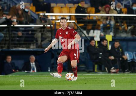 Vila-Real, Spanien. 6. April 2022. Niklas Sule (Bayern) Fußball/Fußball : UEFA Champions League Viertelfinale 1.-Bein-Spiel zwischen Villarreal CF 1-0 FC Bayern München im Estadio de la Ceramica in Vila-Real, Spanien . Quelle: Mutsu Kawamori/AFLO/Alamy Live News Stockfoto