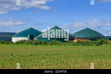 Biogasanlage in der Nähe von Springe, Niedersachsen, Deutschland Stockfoto