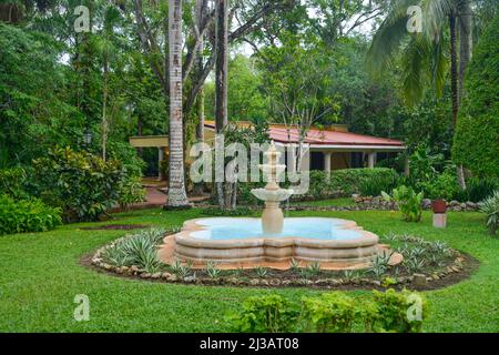 Brunnen, Hacienda Chichen Resort, Chichen Itza, Yucatan, Mexiko Stockfoto