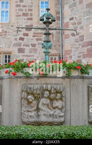 Frau Holle Fountain, Landgrafenschloss, Eschwege, Hessen, Deutschland Stockfoto