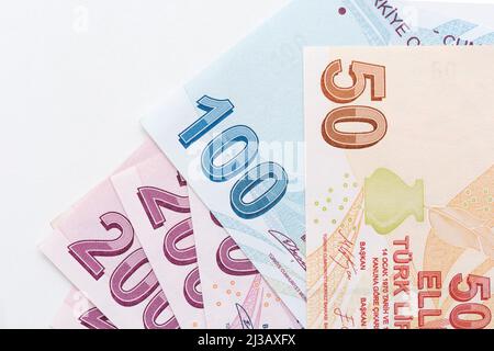 Türkische Banknoten, türkische Lira-Zahlen Makroaufnahme. Stockfoto