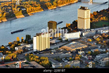 UN Campus Bonn mit dem ehemaligen Repräsentantenhaus langer Eugen, Schuermannbau, heute Verwaltungs- und Rundfunkgebäude der Deutschen Welle Stockfoto