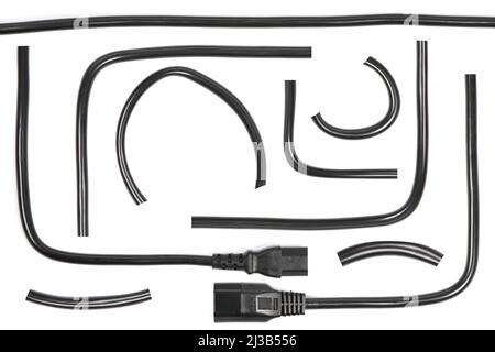 Schwarzer Draht C13-Buchse und C14-Stecker-Netzstecker, viele Elemente aus schwarzem Draht für Design, isoliert auf weiß. Hochauflösendes Foto. Volle Tiefe Stockfoto