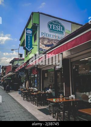 Green Pita Fleischbällchen Gründer Hisamettin SUNNELI begann seine Karriere 1970 in Bursa ISKENDER Kebap, als er noch ein Kind war. Stockfoto