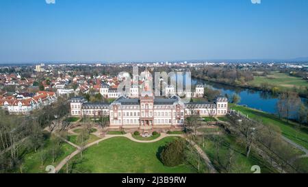 Luftaufnahme vom Historischen Museum Hanau Philippsruhe Palast in Hanau, Deutschland Stockfoto