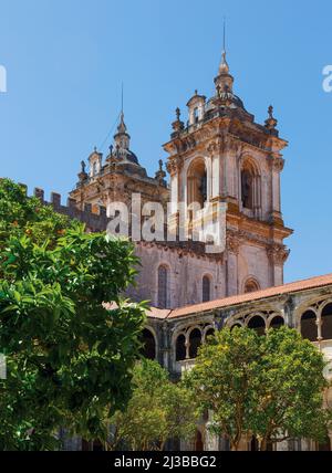 Alcobaca, Bezirk Leiria, Portugal. Mosteiro de Santa Maria. Kloster Santa Maria. Der Kreuzgang von Dom Dinis, Namen nach König Dinis I und auch bekannt Stockfoto