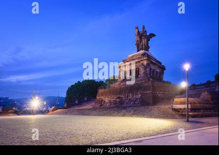 Die Äquatorialstatue von Kaiser Wilhelm I. an der deutschen Ecke, wo Rhein und Mosel aufeinander treffen Stockfoto