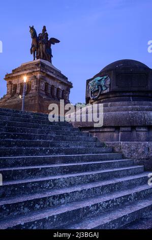 Die Äquatorialstatue von Kaiser Wilhelm I. an der deutschen Ecke, wo Rhein und Mosel aufeinander treffen Stockfoto