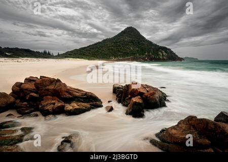 Zenith Beach im Tomaree National Park an der berühmten Central Coast. Stockfoto