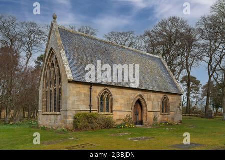 ST MICHAEL KIRK GORDONSTOUN SCHULE MORAY SCHOTTLAND MICHAEL KIRCHE IM FRÜHEN FRÜHJAHR Stockfoto