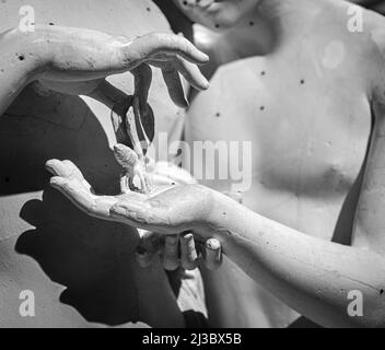 Amor und Psyche - (Amore e Psiche) - Symbol der ewigen Liebe, vom Bildhauer Antonio Canova - Museum für moderne und zeitgenössische Kunst - Rovereto, Italien. Stockfoto