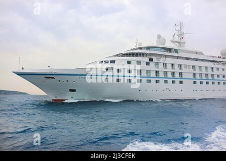 Das Kreuzschiff Star Breeze (ehemals Seabourn Spirit) in Monaco Monte Carlo, Windstar Cruises Stockfoto