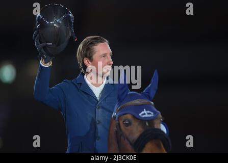 Leipzig, Deutschland. 07. April 2022. Martin Fuchs aus der Schweiz gewinnt das Finale des Longines Fei Jumping Weltcups 1. auf der Leipziger Chaplin-Messe. Quelle: Jan Woitas/dpa/Alamy Live News Stockfoto