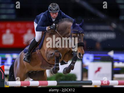 Leipzig, Deutschland. 07. April 2022. Martin Fuchs aus der Schweiz gewinnt das Finale des Longines Fei Jumping Weltcups 1. auf der Leipziger Chaplin-Messe. Quelle: Jan Woitas/dpa/Alamy Live News Stockfoto