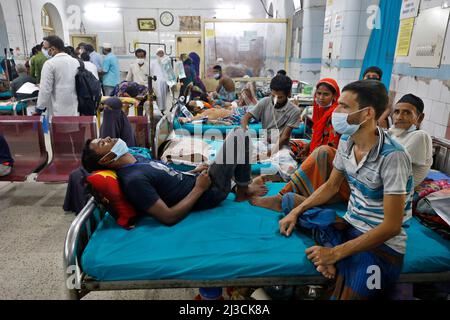 Dhaka, Bangladesch - 06. März 2022: Ärzte und Krankenschwestern von Dhaka Medical bieten den Patienten mehrmals mehr medizinische Dienste an Stockfoto