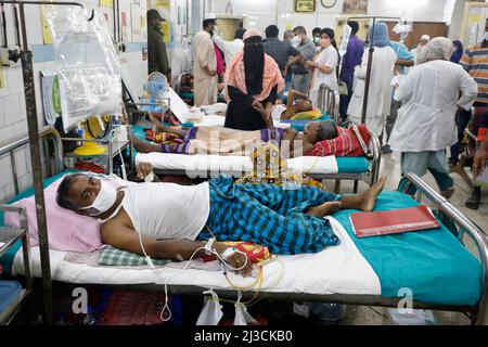 Dhaka, Bangladesch - 06. März 2022: Ärzte und Krankenschwestern von Dhaka Medical bieten den Patienten mehrmals mehr medizinische Dienste an Stockfoto
