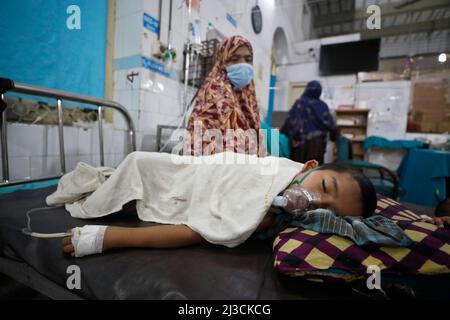 Dhaka, Bangladesch - 06. März 2022: Ärzte und Krankenschwestern von Dhaka Medical bieten den Patienten mehrmals mehr medizinische Dienste an Stockfoto