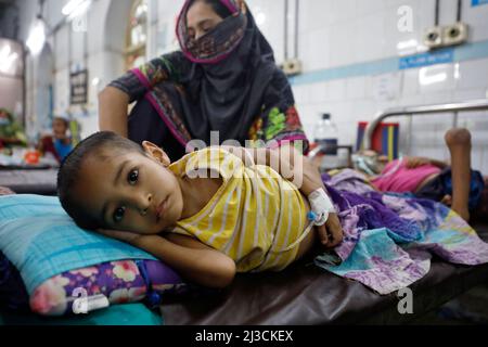 Dhaka, Bangladesch - 06. März 2022: Ärzte und Krankenschwestern von Dhaka Medical bieten den Patienten mehrmals mehr medizinische Dienste an Stockfoto