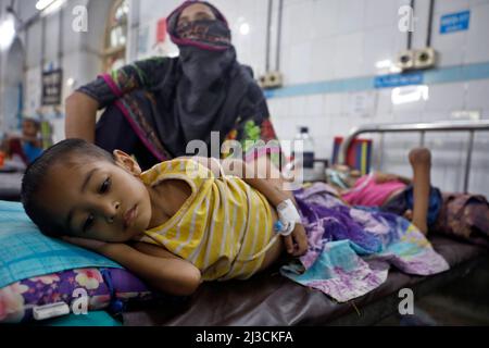 Dhaka, Bangladesch - 06. März 2022: Ärzte und Krankenschwestern von Dhaka Medical bieten den Patienten mehrmals mehr medizinische Dienste an Stockfoto