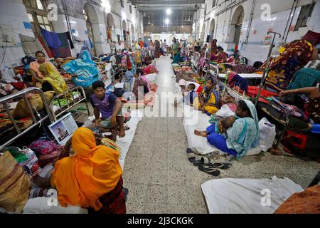 Dhaka, Bangladesch - 06. März 2022: Ärzte und Krankenschwestern von Dhaka Medical bieten den Patienten mehrmals mehr medizinische Dienste an Stockfoto