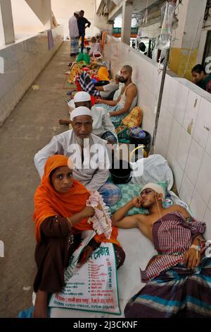 Dhaka, Bangladesch - 06. März 2022: Ärzte und Krankenschwestern von Dhaka Medical bieten den Patienten mehrmals mehr medizinische Dienste an Stockfoto