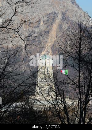 Recoaro, VI, Italien - 28. Februar 2022: Monumentales Gedenkhaus des Pasubio-Berges Stockfoto