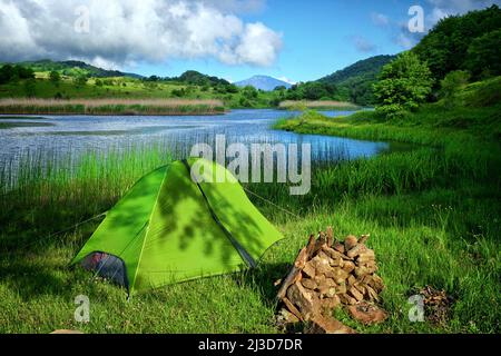 Grünes Zelt am Biviere See im Nebrodi Park, Sizilien Stockfoto