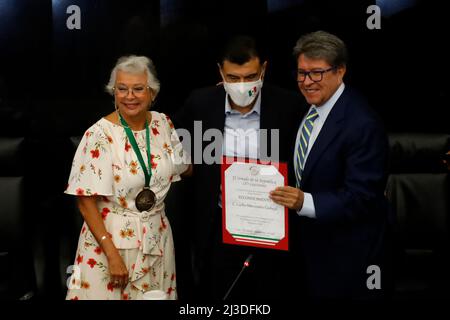 Nicht exklusiv: MEXIKO-STADT, MEXIKO - APR 6, 2022: Senatspräsidentin Olga Sanchez Cordero und Präsident des Politischen Koordinierungsausschusses des Senats Ricardo Monr Stockfoto