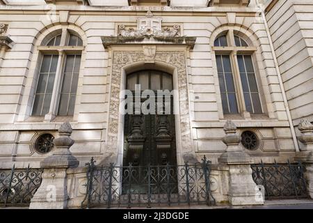 Blick auf die Juristische Fakultät der Universität Paris in der Nähe des Pantheons in Paris, Frankreich. Stockfoto