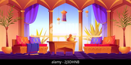 Wohnzimmer im arabischen Stil mit Sofas, Tisch, Kissen, Palmen und Lampen. Vektor Cartoon Interieur des arabischen Hauses mit Fenstern, Kissen mit goldenen Stock Vektor