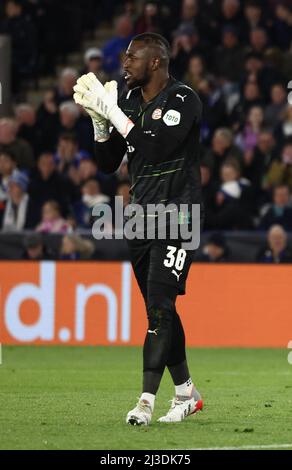 Leicester, England, 7.. April 2022. Yvon Mvogo vom PSV Eindhoven während des Spiels der UEFA Europa Conference League im King Power Stadium, Leicester. Bildnachweis sollte lauten: Darren Staples / Sportimage Stockfoto