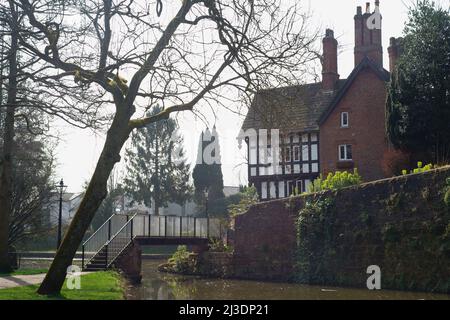 Das Packet House und die Alphabet Bridge in Worsley, Salford, Greater Manchester, Teil des industriellen Erbes, das zur industriellen Revolution führte Stockfoto