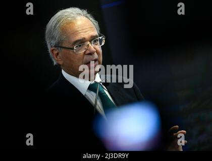 Brasilia, Brasilien. 07. April 2022. DF - Brasilia - 04/07/2022 - BRASILIA, BB ANTICIPA FRETE - der Wirtschaftsminister, Paulo Guedes, während der Eröffnungszeremonie von „BB Anticipa Freight“ und „BB CPR Preservation“ am Donnerstag, dem 7.. April. Foto: Mateus Bonomi/AGIF Quelle: AGIF/Alamy Live News Stockfoto