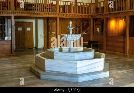 Detaillierte Innenansichten aus dem zweiten Bayezid-Bad, dem Bayezid II Hamam, Kulturmuseum in Fatih, Istanbul, Türkei am 30. März 2022. Das Bayezid I. Stockfoto