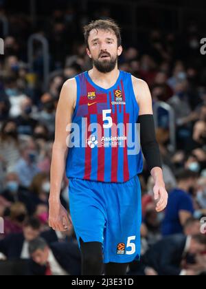 Barcelona, Spanien. 07. April 2022. Sertac Sanli vom FC Barcelona während des Euroleague-Spiels von Turkish Airlines zwischen dem FC Barcelona und Maccabi Playtika Tel Aviv im Palau Blaugrana in Barcelona. Bild: DAX Images/Alamy Live News Stockfoto