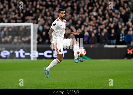 London, Großbritannien. 6. April 2022. Emerson (Lyon) während des Spiels West Ham gegen Olympique Lyonnais im UEFA Europa League Quarter Final im London Stadium, Stratford, London, Großbritannien. Quelle: MARTIN DALTON/Alamy Live News Stockfoto