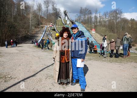 Karl-Heinz Wendorff alias Carl von Breydin und Ehefrau Dagmar beim MÄRKISCHEN WINTERSPORTTAG in der Sparkassen Ski-Arena in Bad Freienwalde. Brande Stockfoto