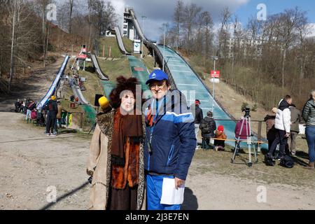 Karl-Heinz Wendorff alias Carl von Breydin und Ehefrau Dagmar beim MÄRKISCHEN WINTERSPORTTAG in der Sparkassen Ski-Arena in Bad Freienwalde. Brande Stockfoto