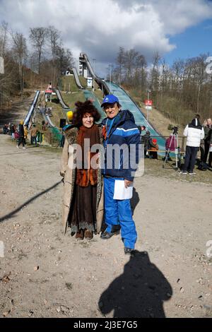 Karl-Heinz Wendorff alias Carl von Breydin und Ehefrau Dagmar beim MÄRKISCHEN WINTERSPORTTAG in der Sparkassen Ski-Arena in Bad Freienwalde. Brande Stockfoto