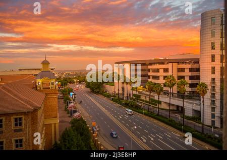 Unternehmens- und Finanzbüros in Sandton Johannesburg Südafrika am Sonnenuntergang Himmel Stockfoto