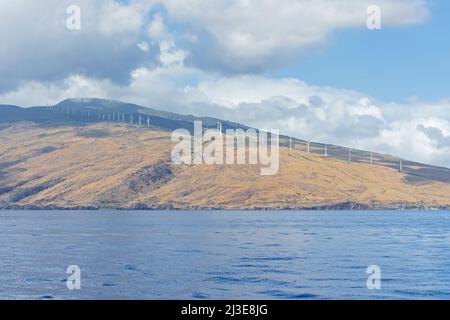 Kaheawa Power Windpark auf den Bergen von West maui hawaii und Küste Stockfoto