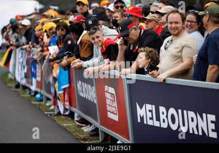 MELBOURNE, AUSTRALIEN, Albert Park Grand Prix Circuit, 7. April: F1 Fans während des Formel 1 Grand Prix von Australien auf dem Albert Park Grand Prix Kurs am 7. April 2022. Stockfoto